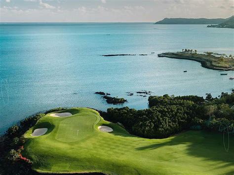 HOLE IN ONE RESORT .
